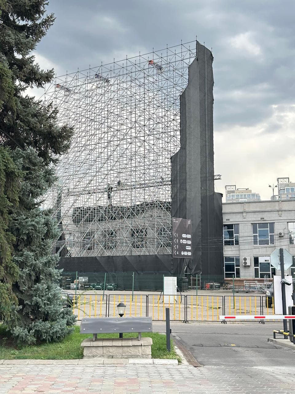 Временная металлоконструкция — строительные леса